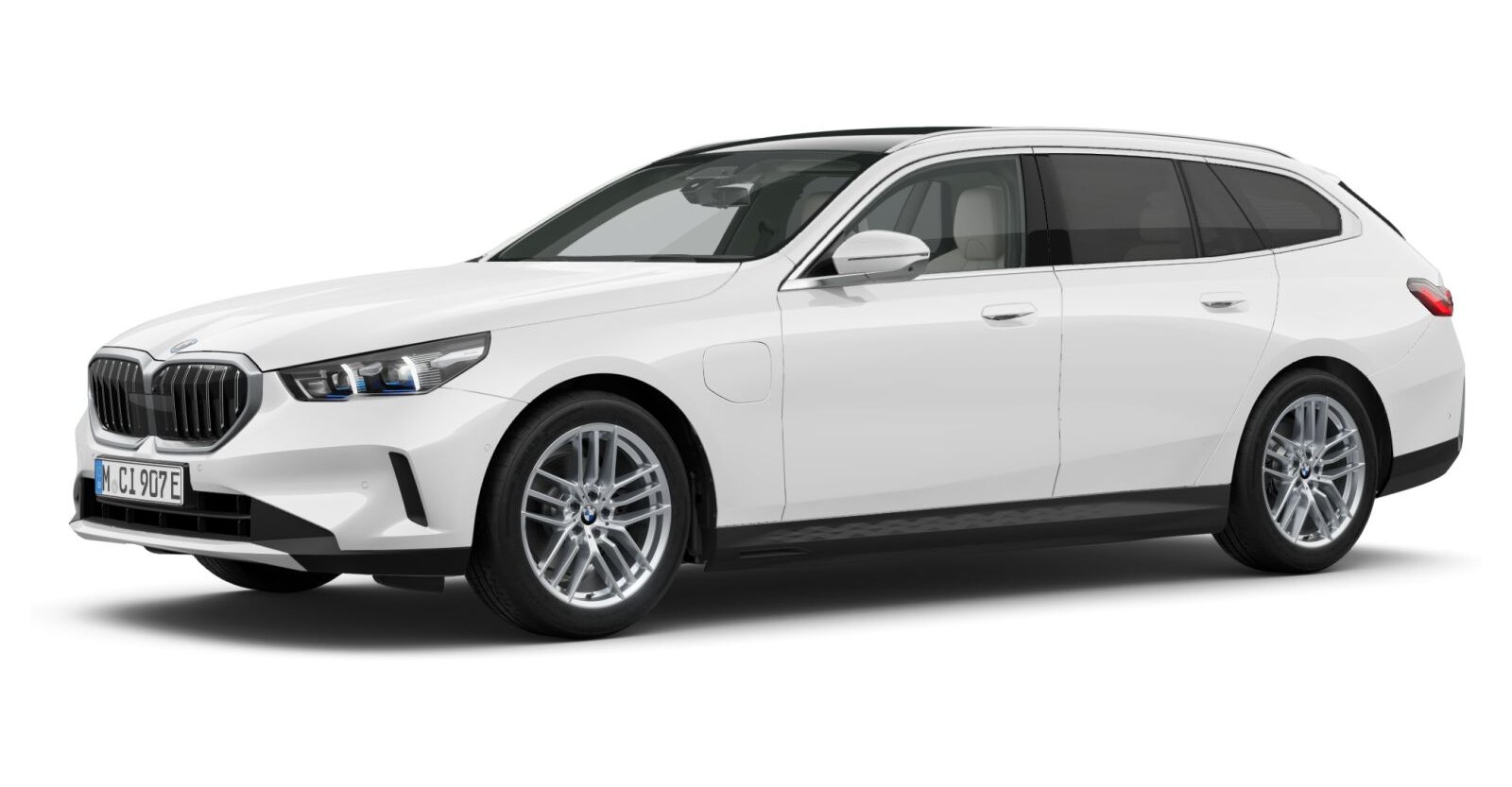 BMW 530e Touring in Wei&szlig; von vorne