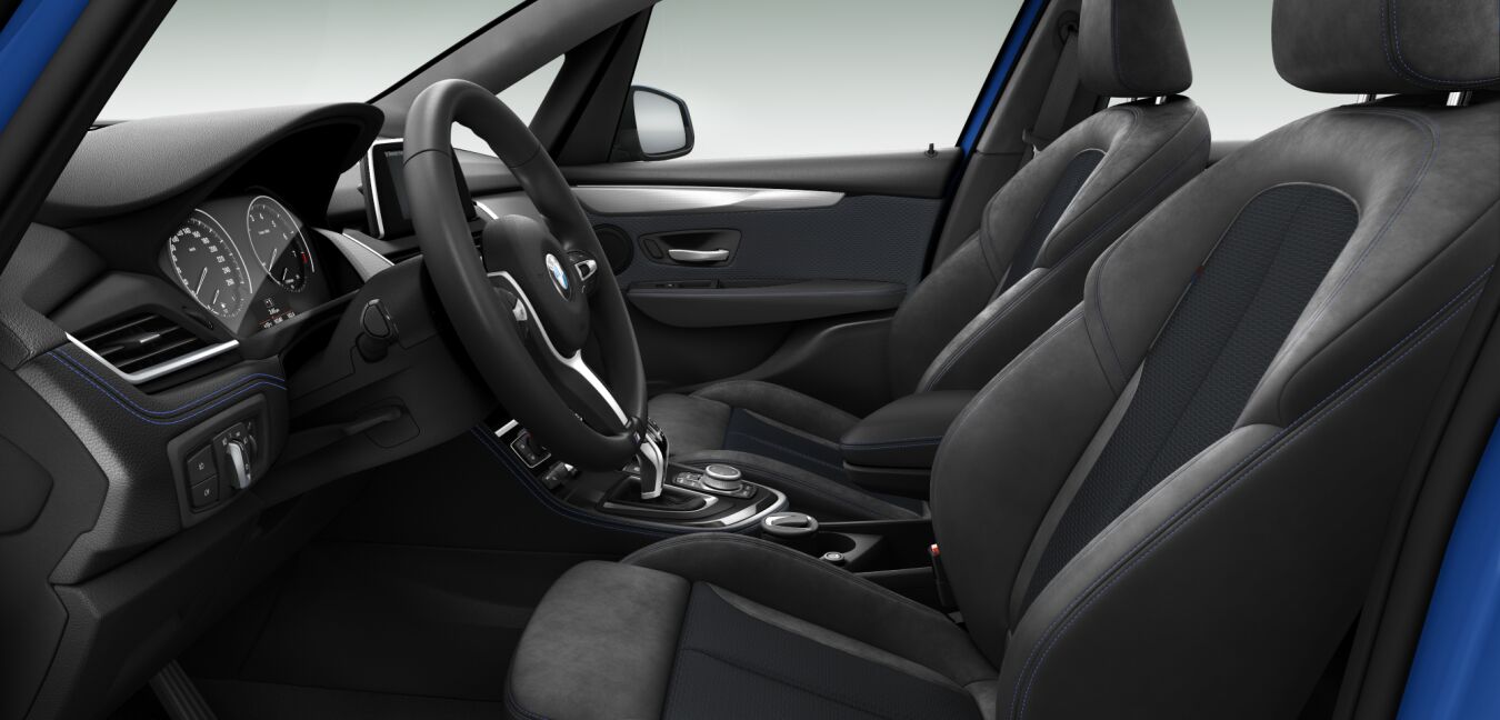 BMW BMW 2er im Innenraum seitlich BMW BMW 2er im Innenraum seitlich