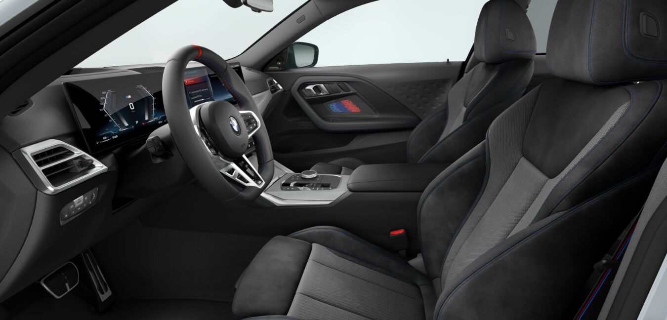 BMW BMW 2er im Innenraum seitlich BMW BMW 2er im Innenraum seitlich