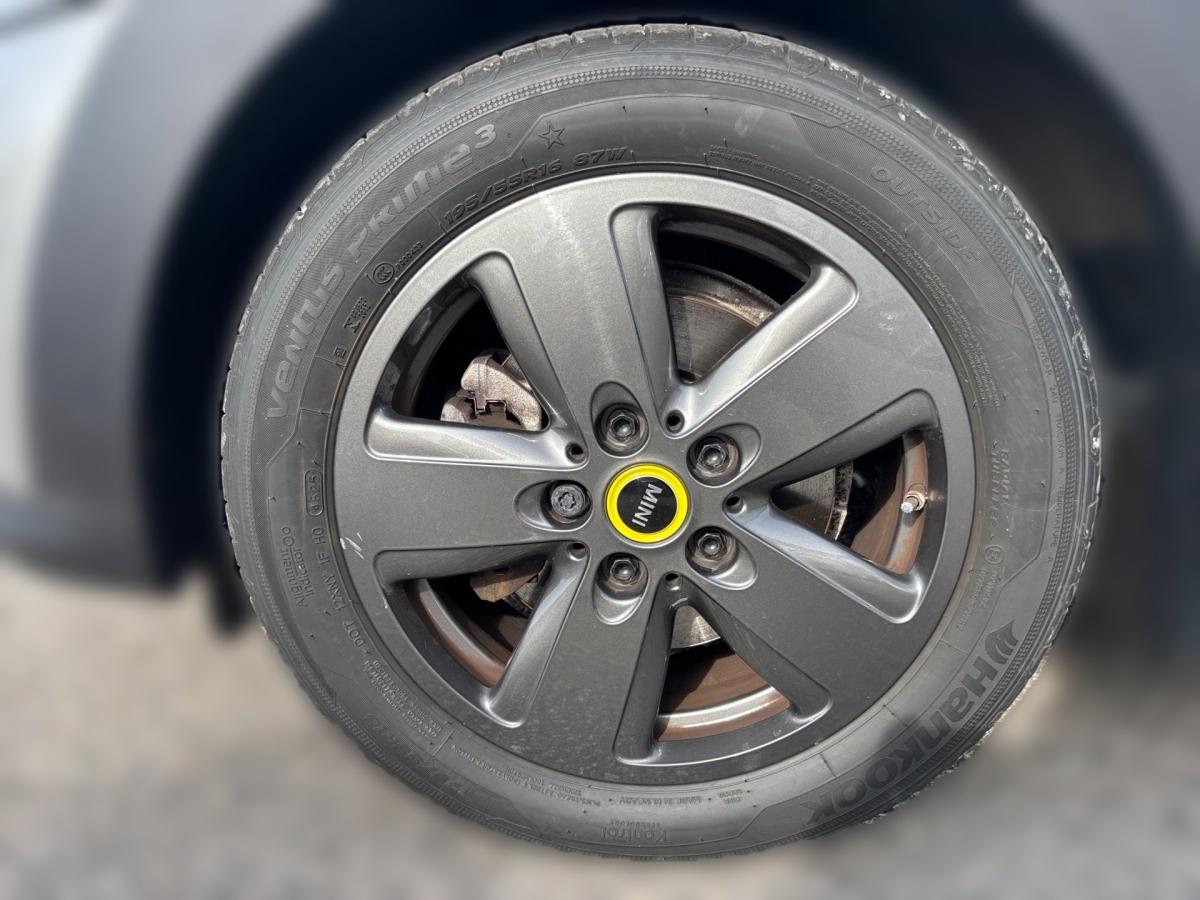 Originalaufnahme des Fahrzeugs Originalaufnahme des Fahrzeugs