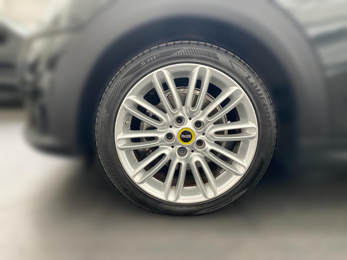Originalaufnahme des Fahrzeugs Originalaufnahme des Fahrzeugs