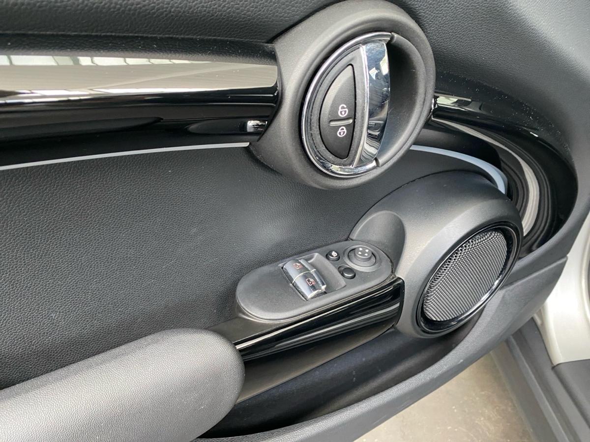 Originalaufnahme des Fahrzeugs Originalaufnahme des Fahrzeugs