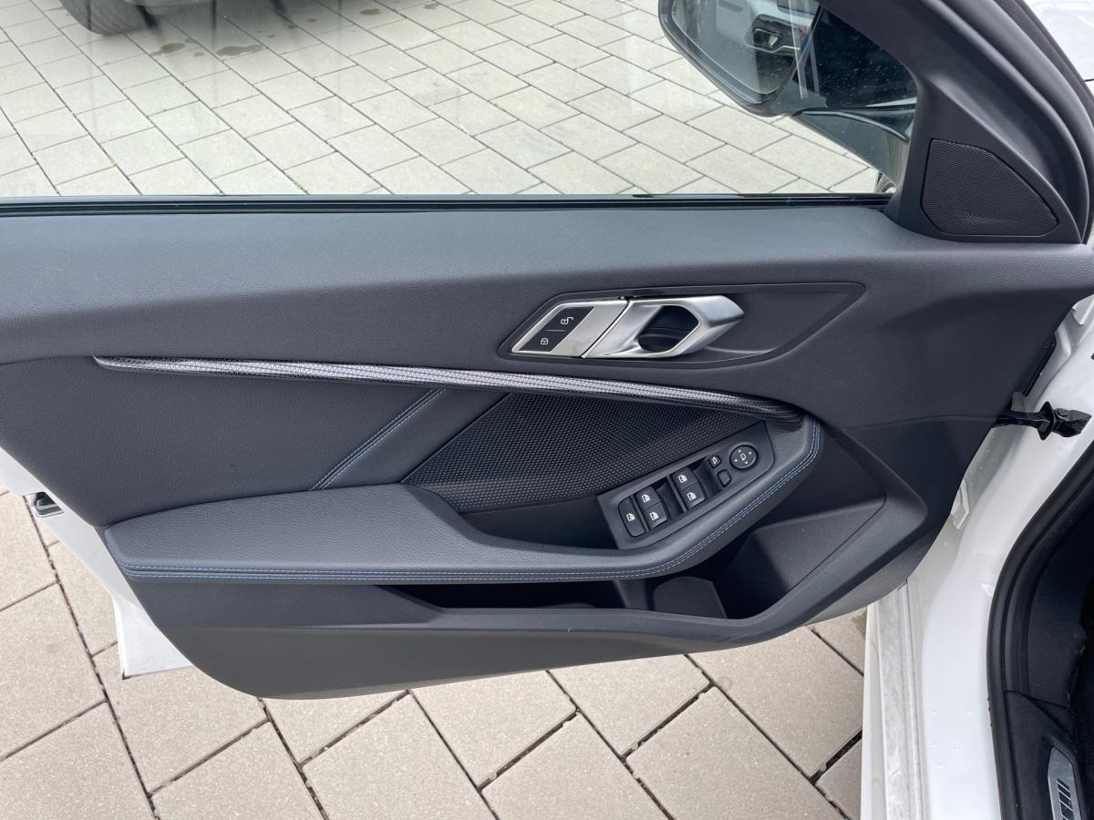 Originalaufnahme des Fahrzeugs Originalaufnahme des Fahrzeugs