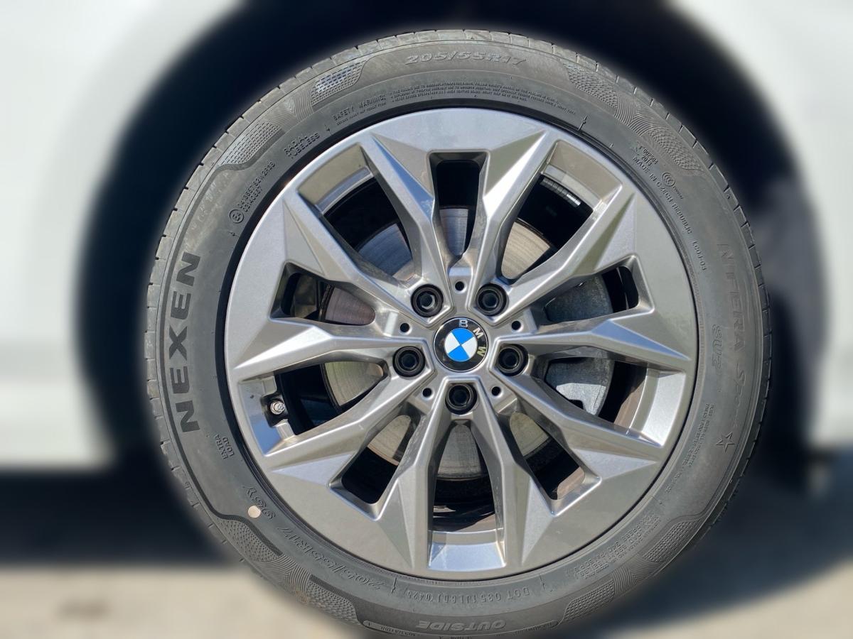 BMW 120 mit Detailansicht auf die Felgen