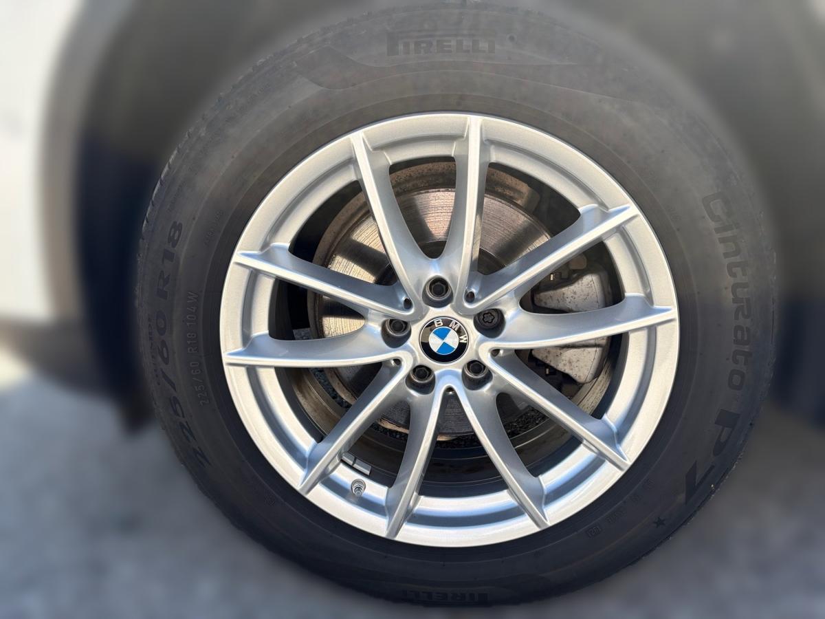 Originalaufnahme des Fahrzeugs Originalaufnahme des Fahrzeugs