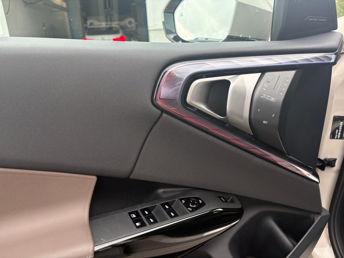 Originalaufnahme des Fahrzeugs Originalaufnahme des Fahrzeugs