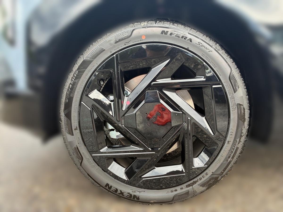 Originalaufnahme des Fahrzeugs Originalaufnahme des Fahrzeugs