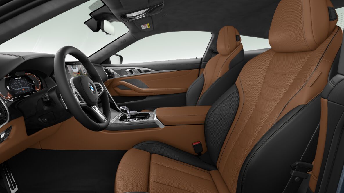 BMW BMW 8er im Innenraum seitlich BMW BMW 8er im Innenraum seitlich