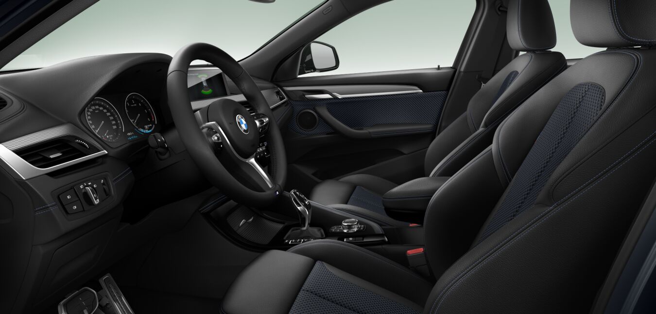 BMW BMW X im Innenraum seitlich