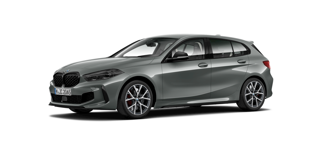 BMW M135i xDrive in Grau von vorne