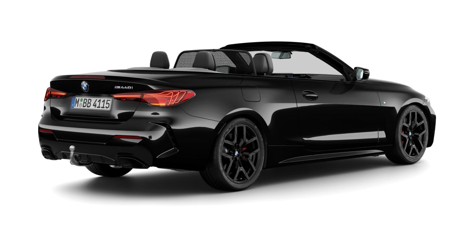 BMW BMW 4er in Schwarz von hinten