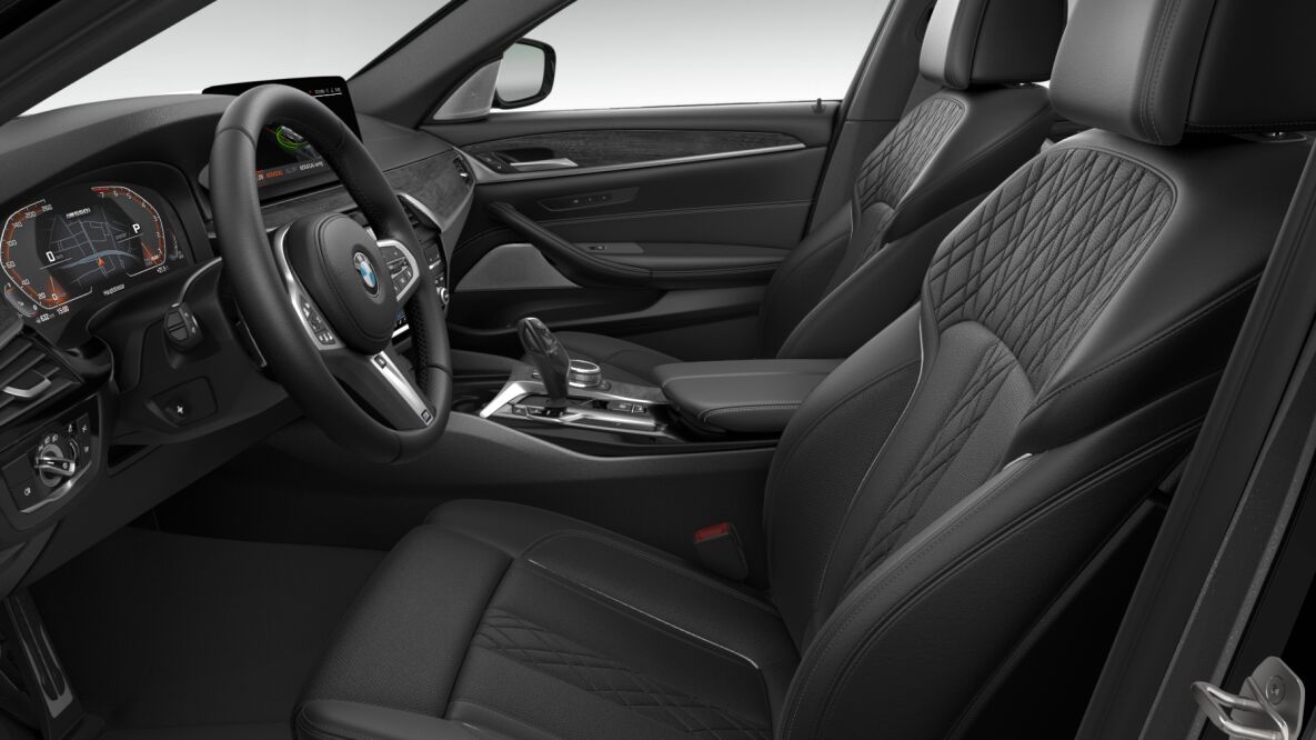 BMW BMW 5er im Innenraum seitlich BMW BMW 5er im Innenraum seitlich