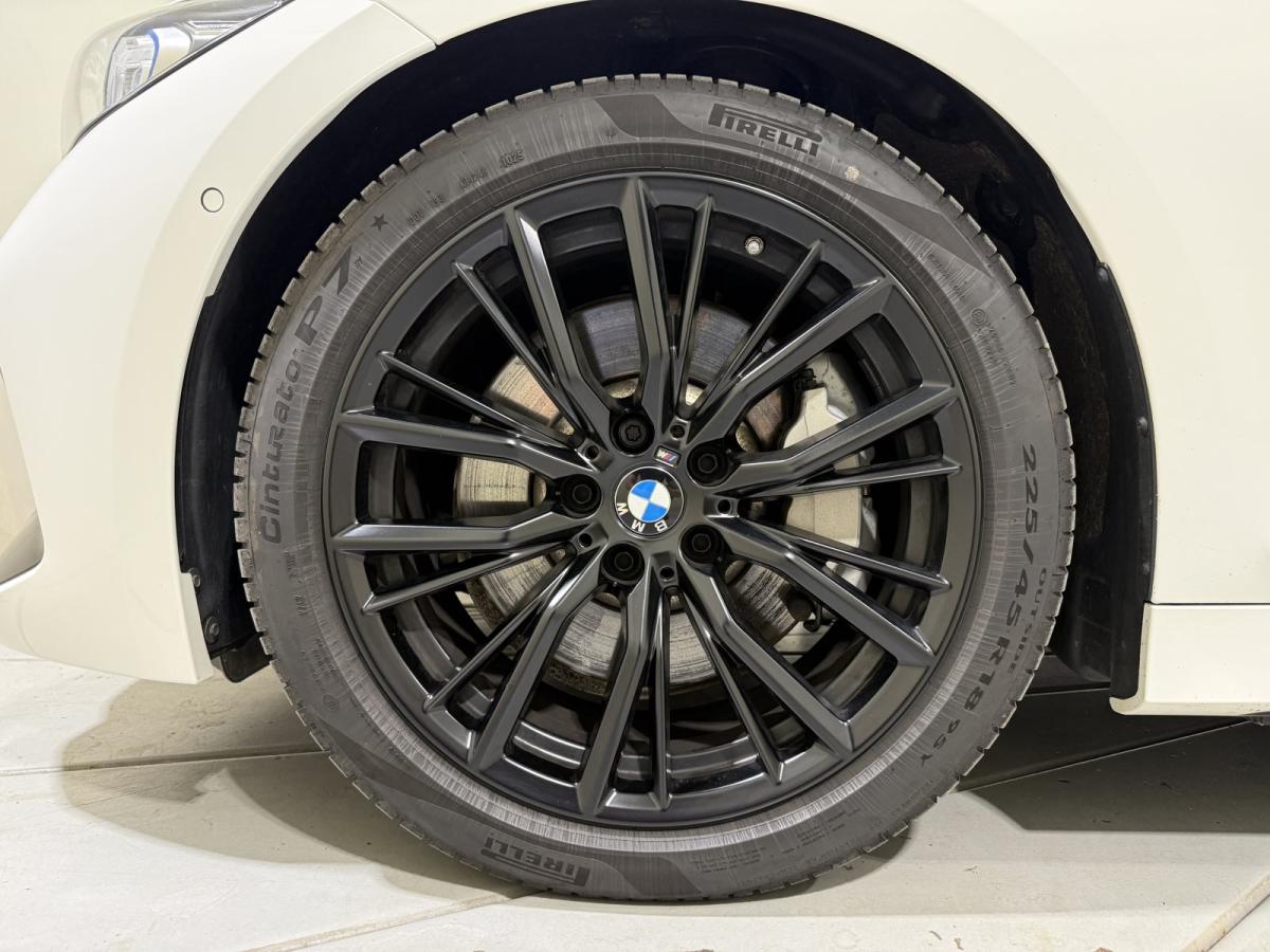 Originalaufnahme des Fahrzeugs Originalaufnahme des Fahrzeugs