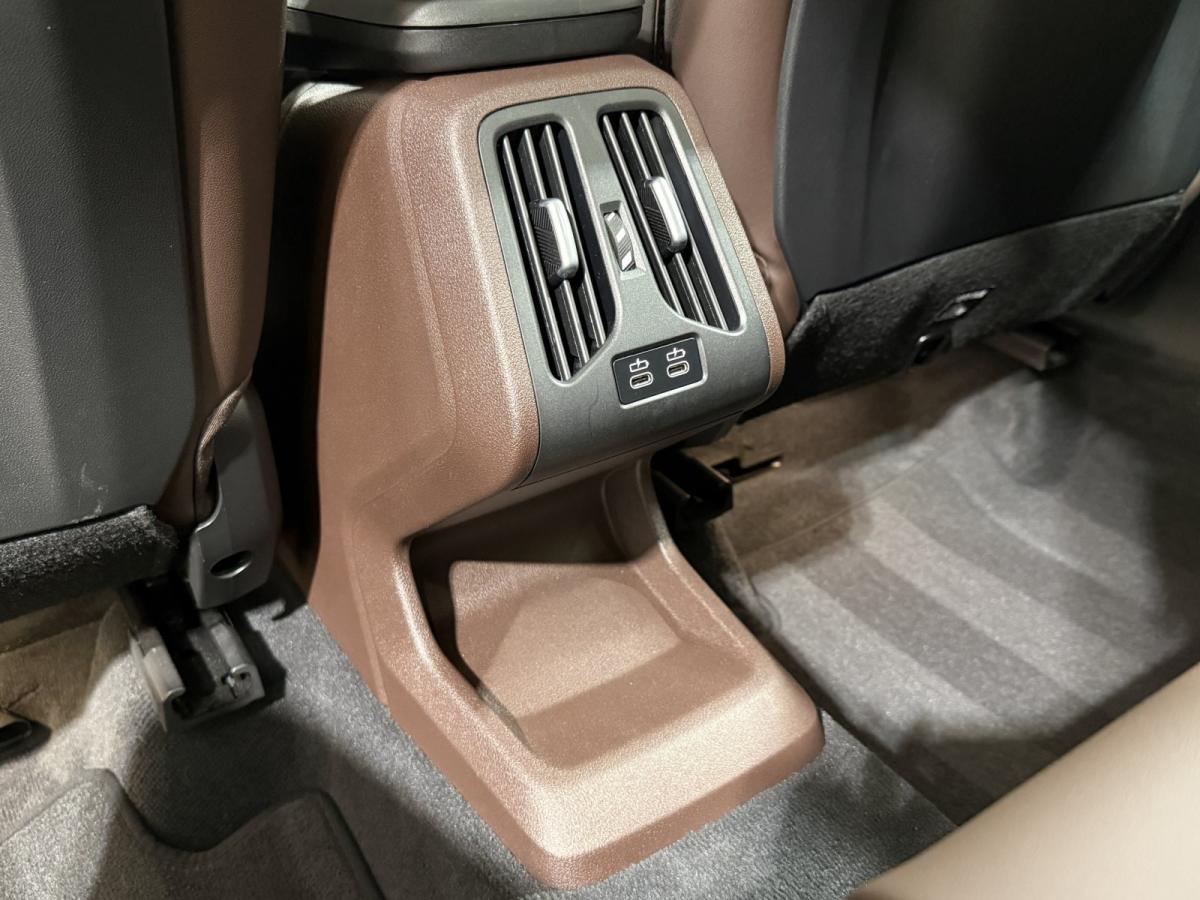 Originalaufnahme des Fahrzeugs Originalaufnahme des Fahrzeugs
