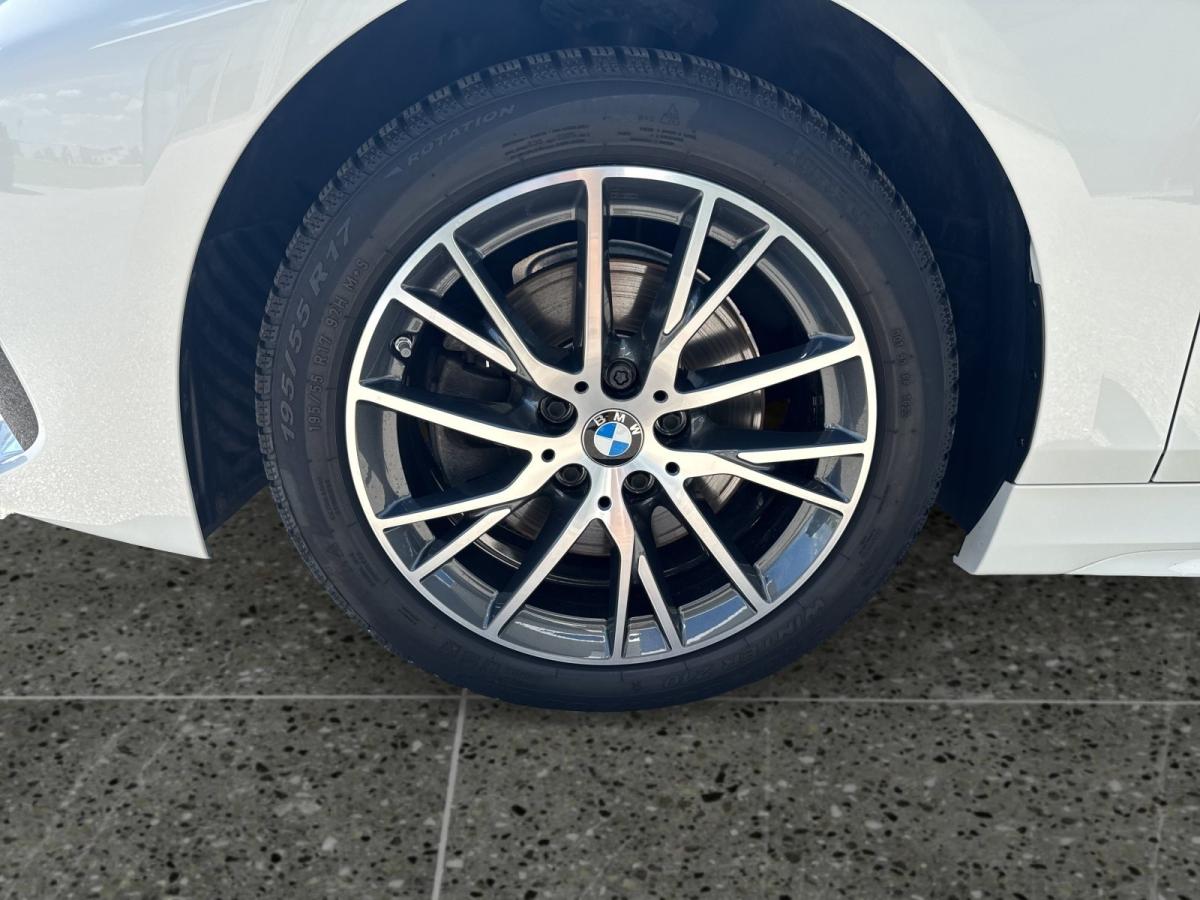 Originalaufnahme des Fahrzeugs Originalaufnahme des Fahrzeugs