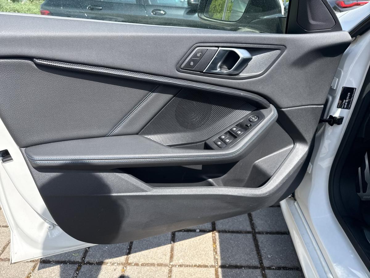 Originalaufnahme des Fahrzeugs Originalaufnahme des Fahrzeugs