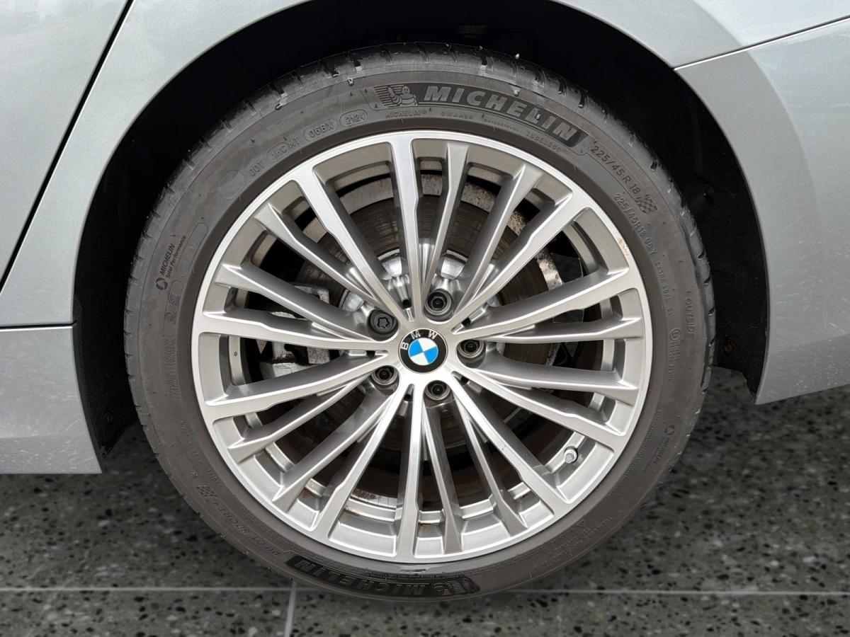 Originalaufnahme des Fahrzeugs Originalaufnahme des Fahrzeugs