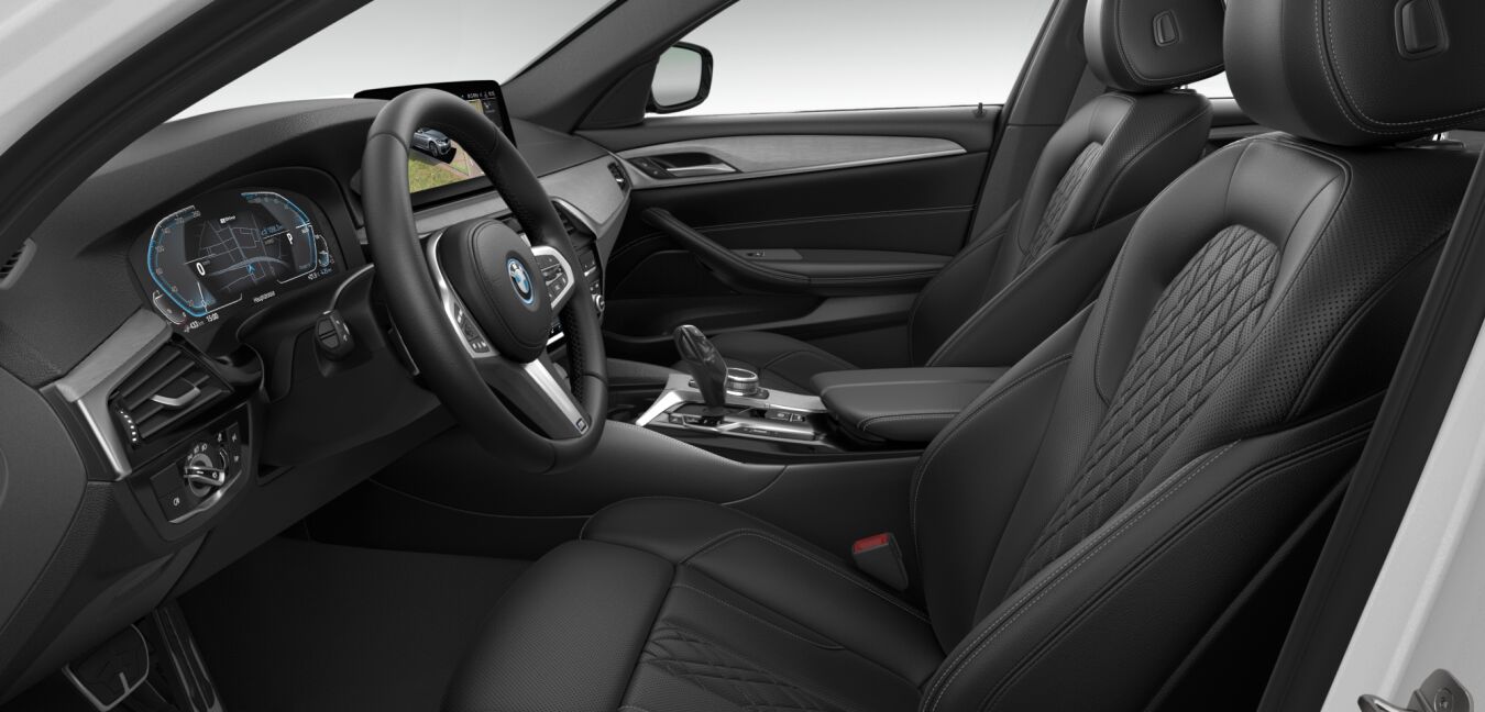 BMW BMW 5er im Innenraum seitlich BMW BMW 5er im Innenraum seitlich