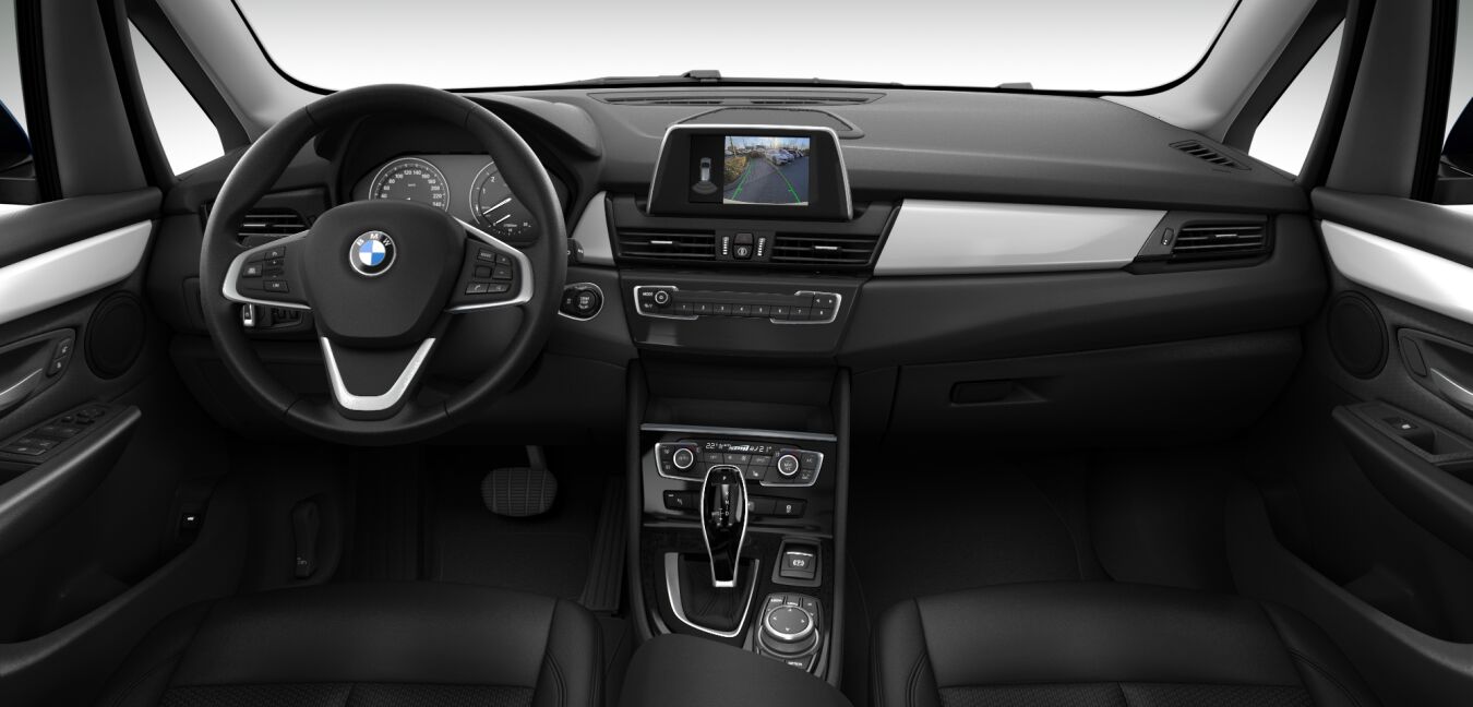 BMW BMW 2er im Innenraum von vorne BMW BMW 2er im Innenraum von vorne