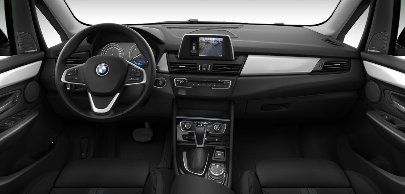 BMW BMW 2er im Innenraum von vorne BMW BMW 2er im Innenraum von vorne