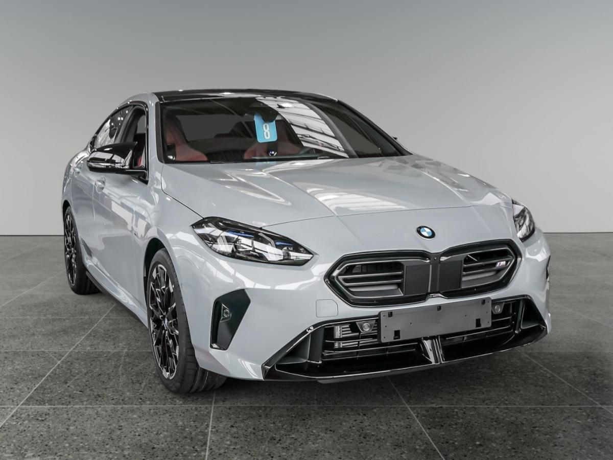 Originalaufnahme des Fahrzeugs Originalaufnahme des Fahrzeugs