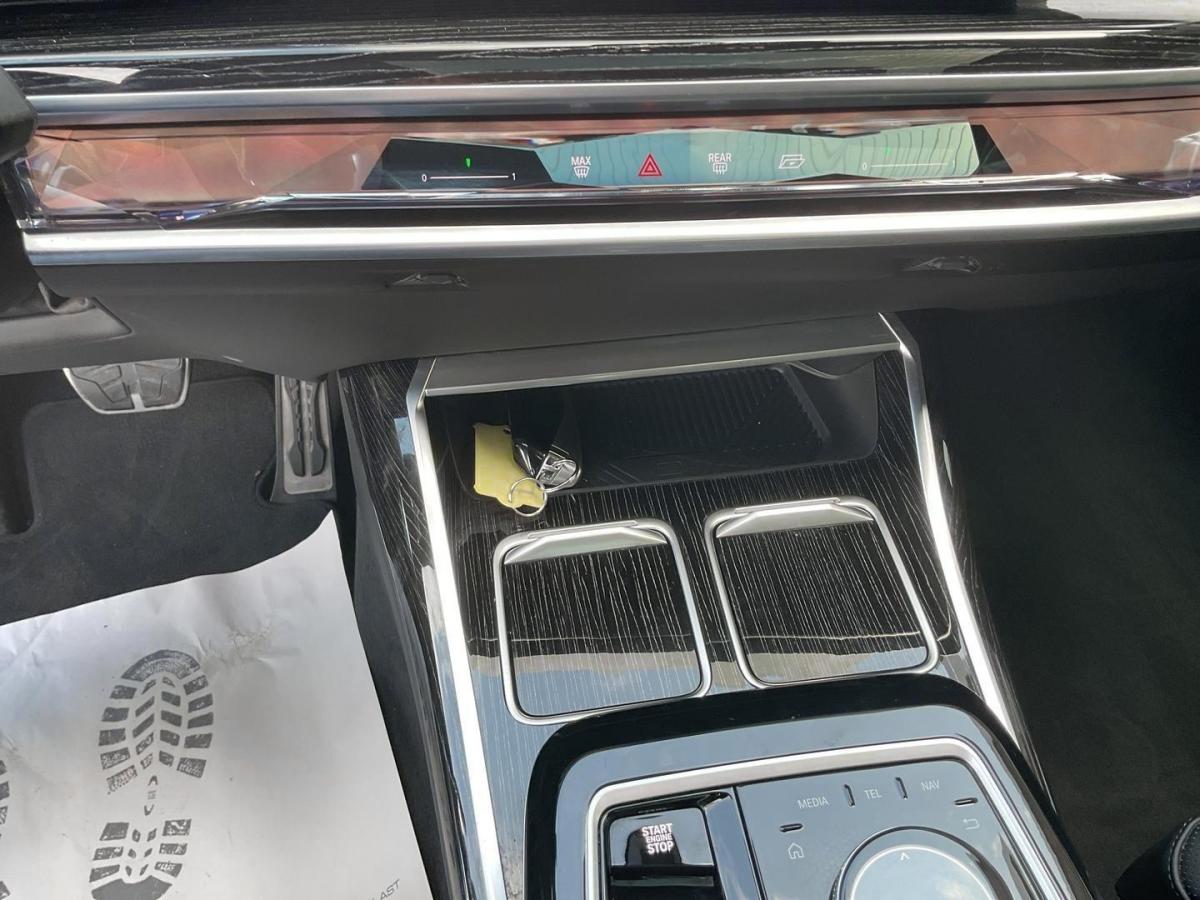 BMW 740d xDrive Limousine im Innenraum