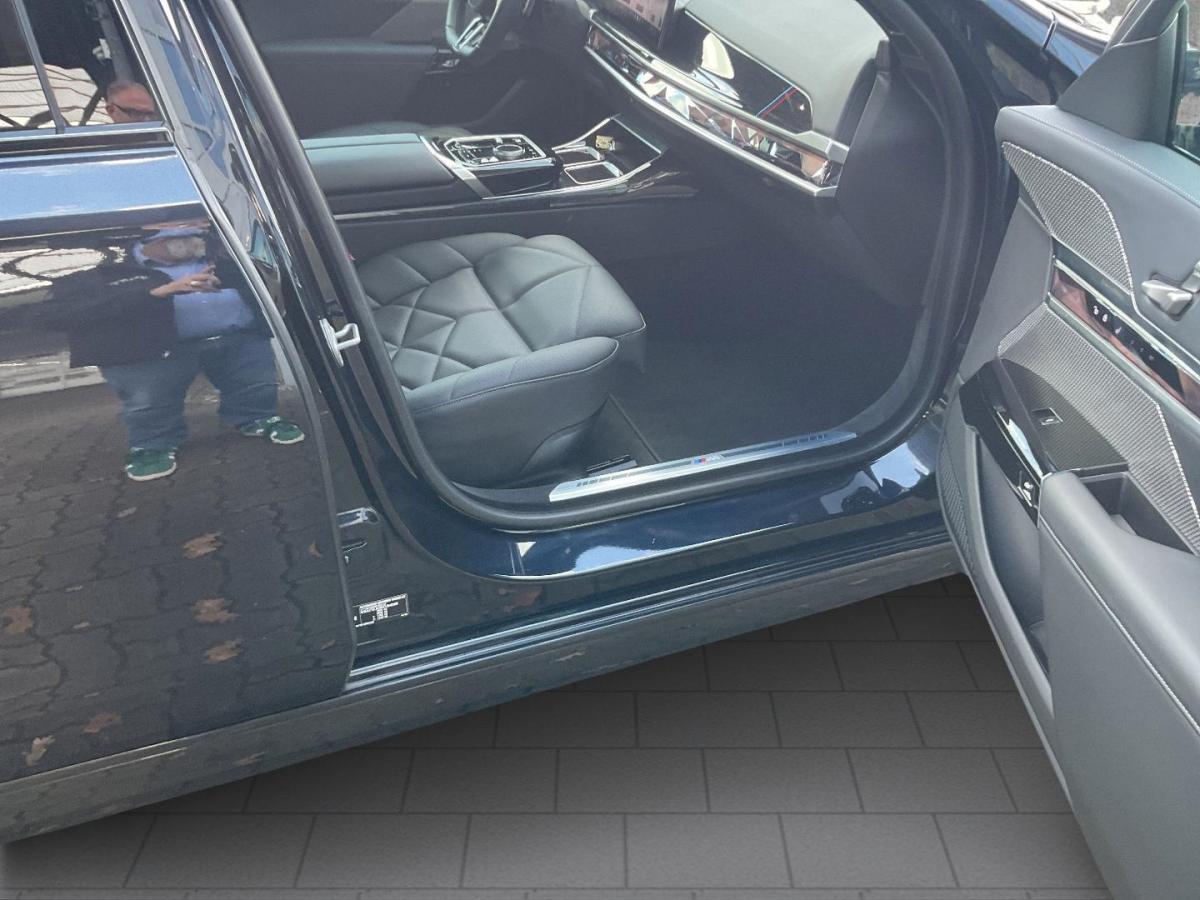BMW 740d xDrive Limousine im Innenraum
