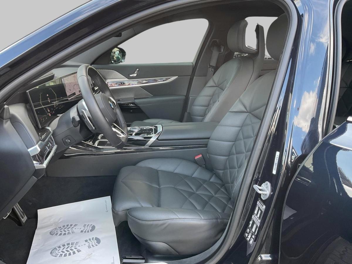 BMW 740d xDrive Limousine im Innenraum