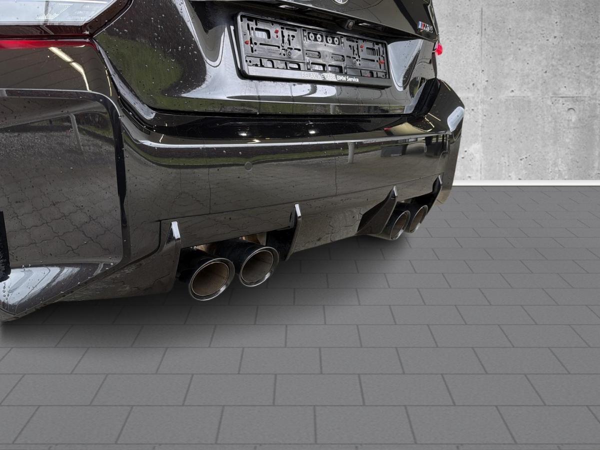 BMW M2 Coupe von hinten in Sonderlackierung