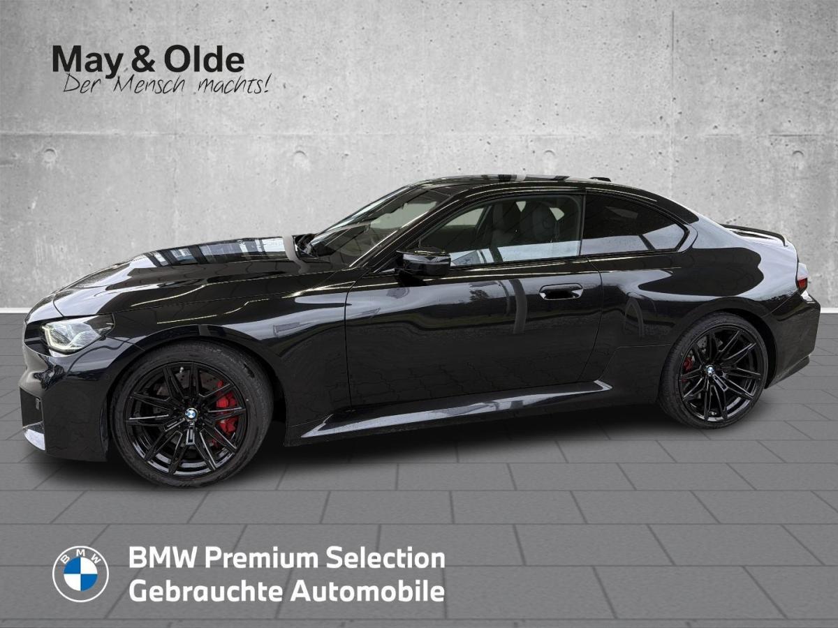 BMW M2 Coupe von der Seite in Sonderlackierung