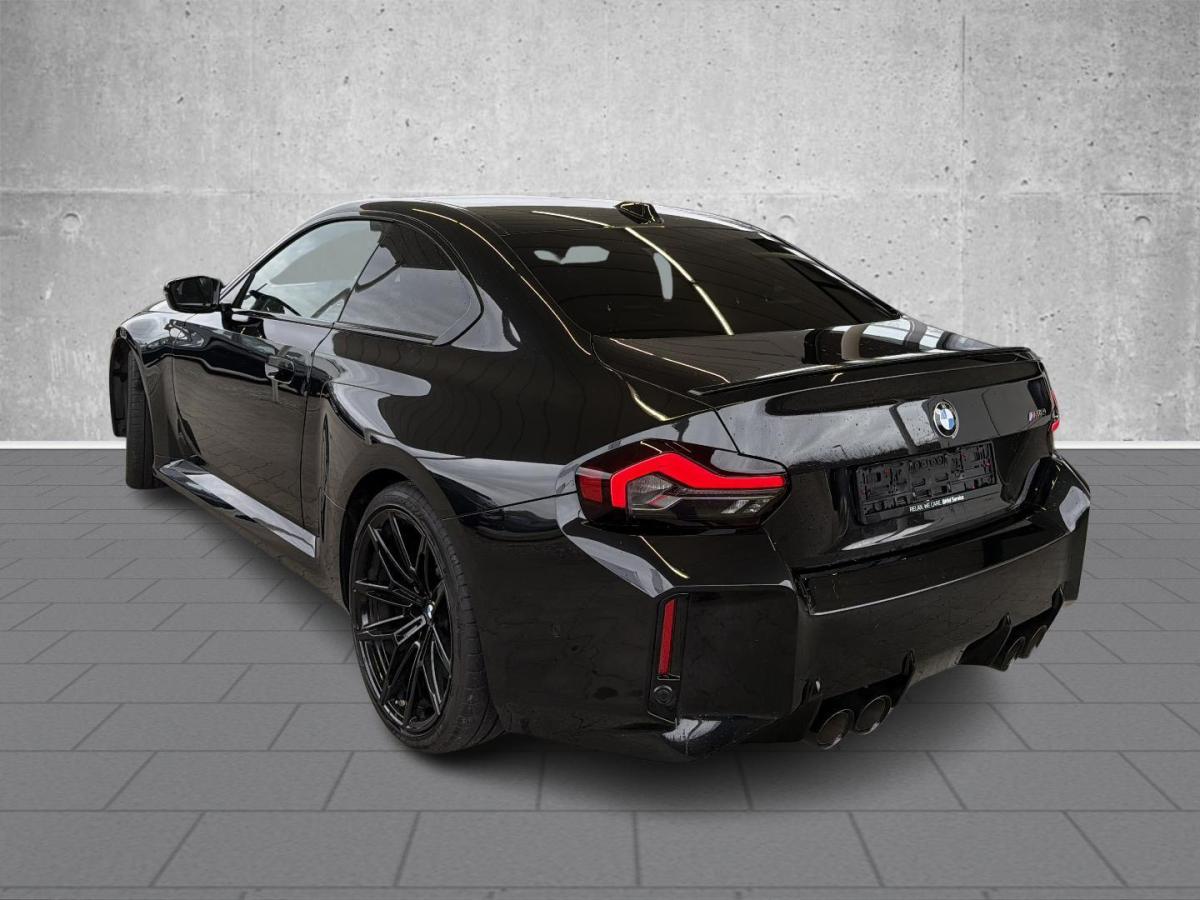 BMW M2 Coupe von hinten in Sonderlackierung