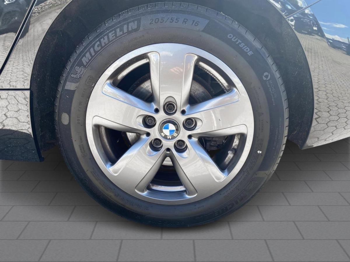 Originalaufnahme des Fahrzeugs Originalaufnahme des Fahrzeugs