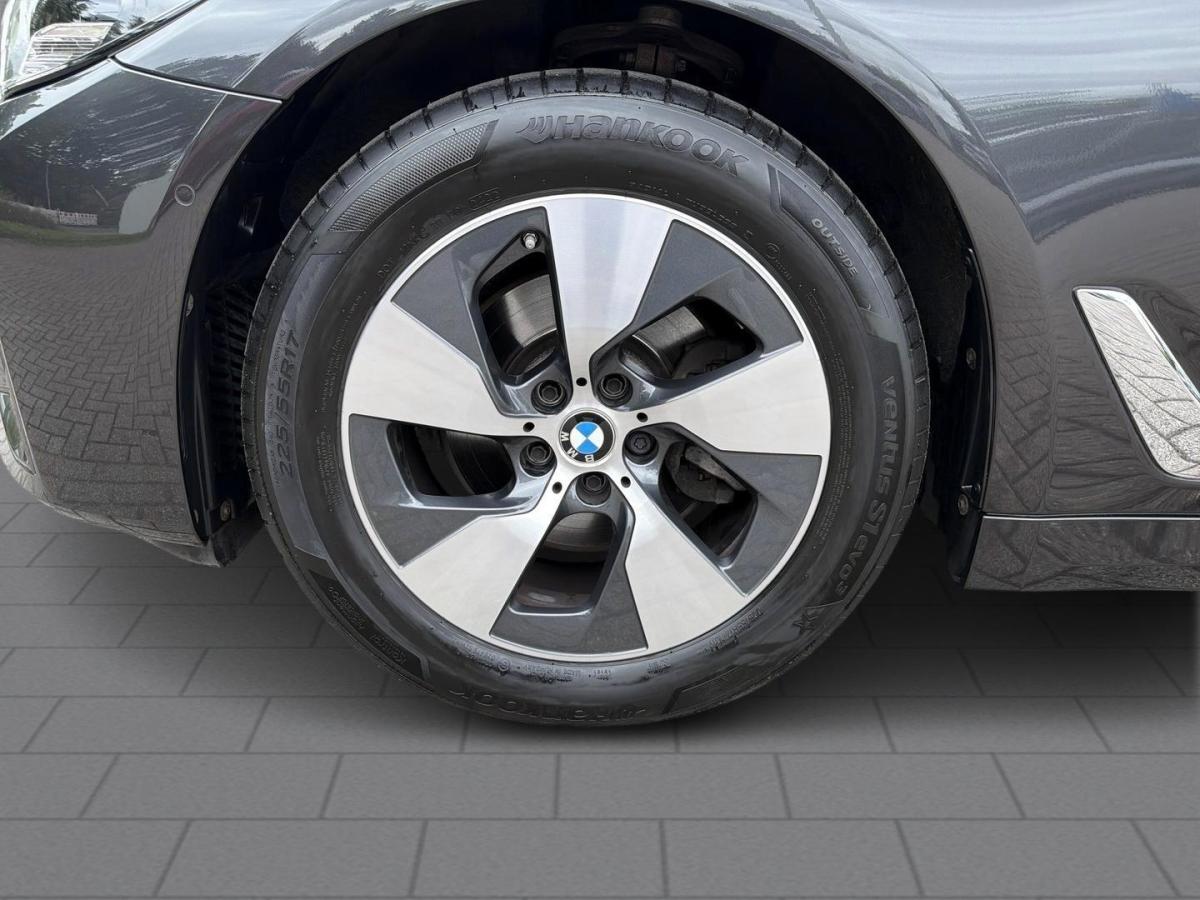 Originalaufnahme des Fahrzeugs Originalaufnahme des Fahrzeugs