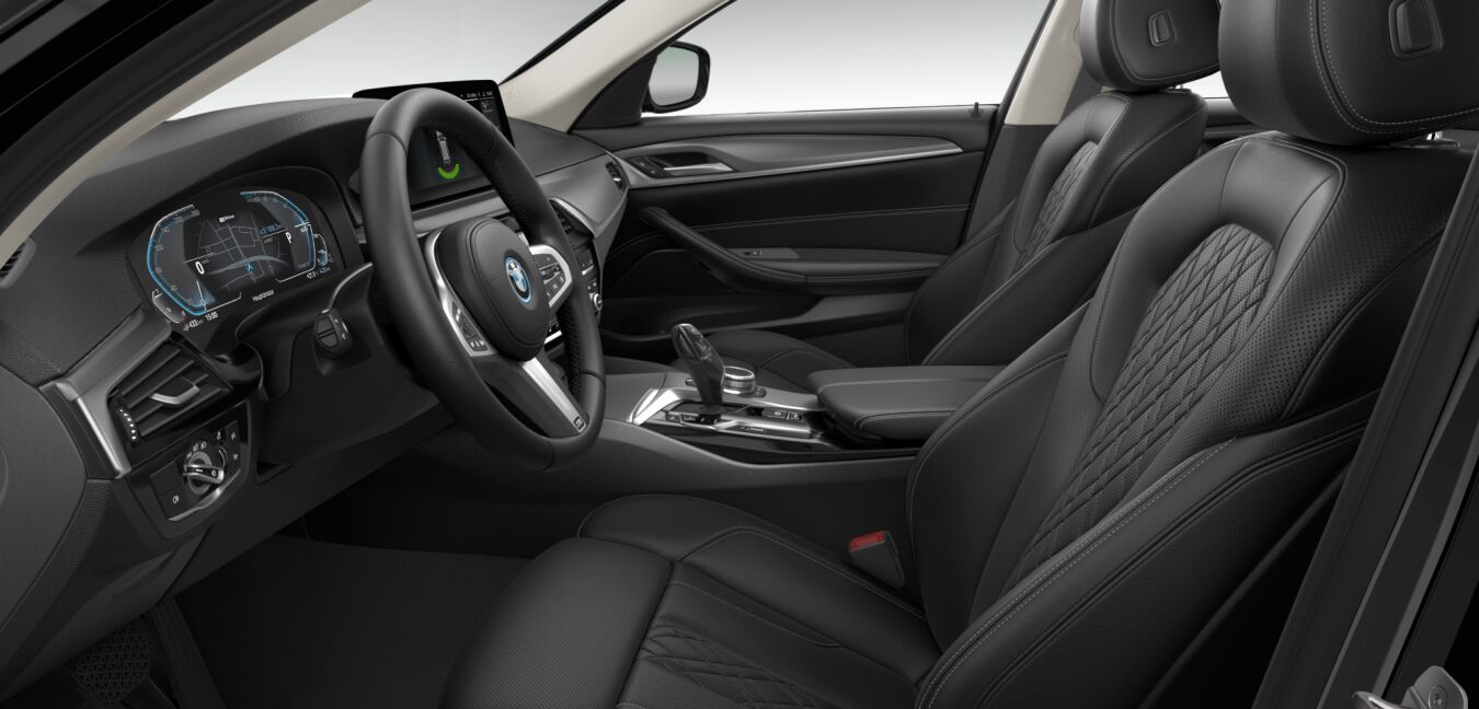 BMW BMW 5er im Innenraum seitlich BMW BMW 5er im Innenraum seitlich