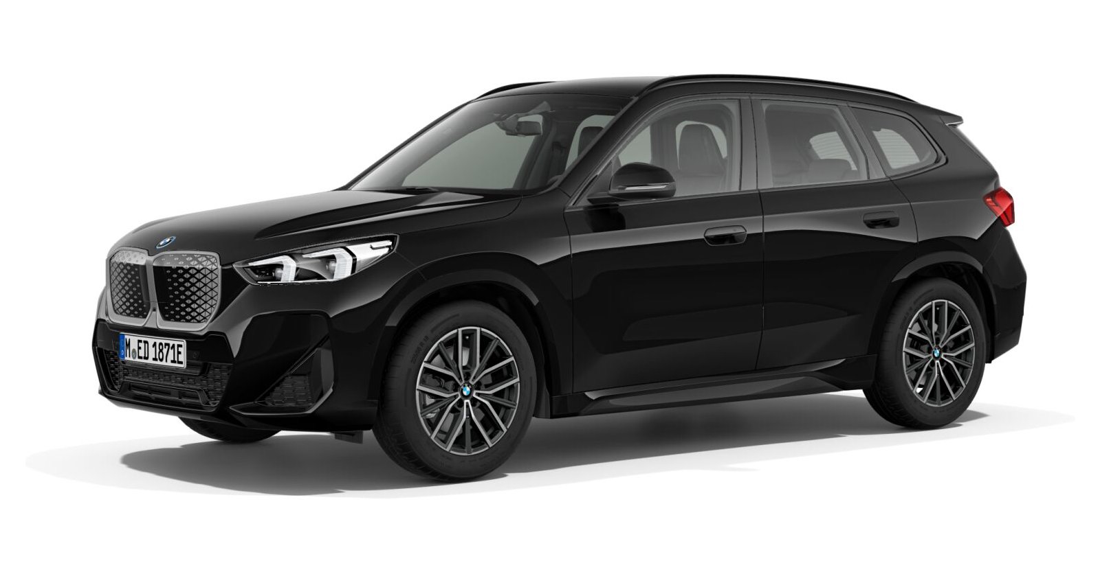BMW iX1 xDrive30 in Schwarz von vorne BMW iX1 xDrive30 in Schwarz von vorne