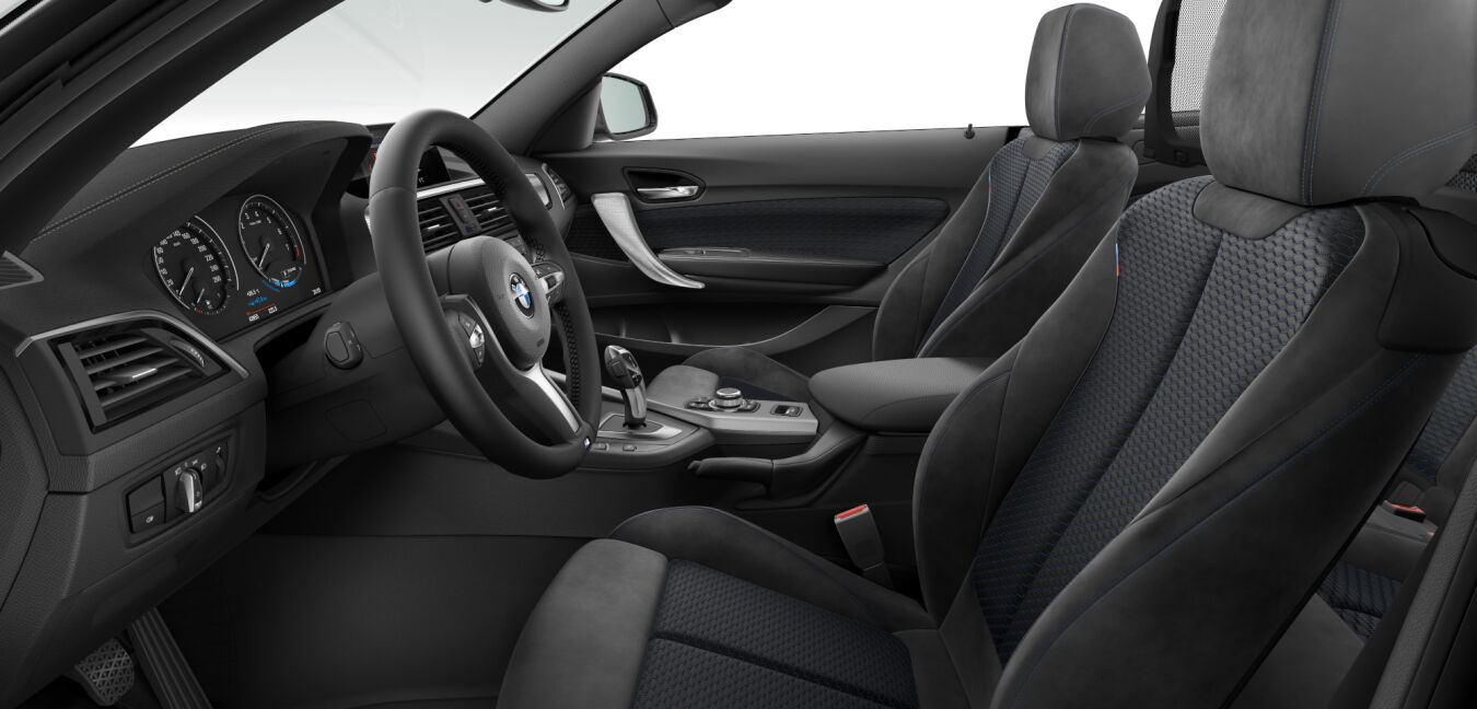 BMW BMW 2er im Innenraum seitlich BMW BMW 2er im Innenraum seitlich