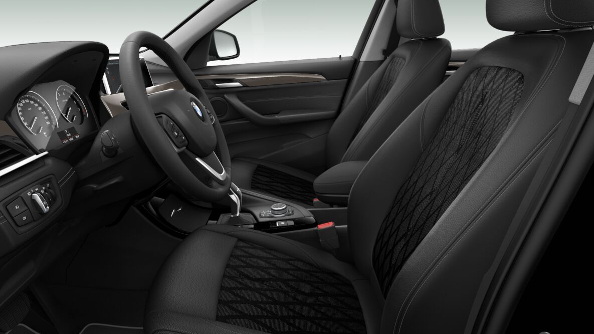 BMW BMW X im Innenraum seitlich BMW BMW X im Innenraum seitlich