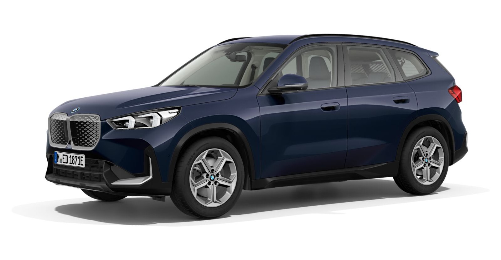 BMW iX1 eDrive20 in Blau von vorne BMW iX1 eDrive20 in Blau von vorne