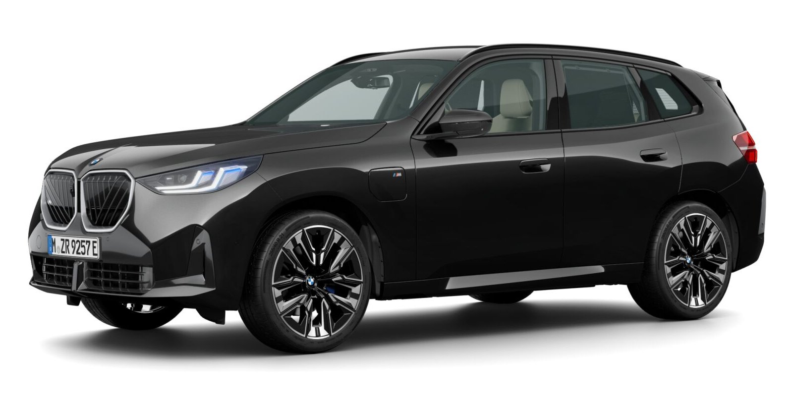 BMW X3 30e xDrive in Schwarz von vorne BMW X3 30e xDrive in Schwarz von vorne