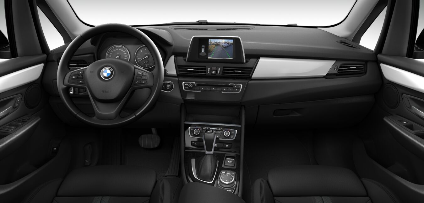 BMW BMW 2er im Innenraum von vorne BMW BMW 2er im Innenraum von vorne