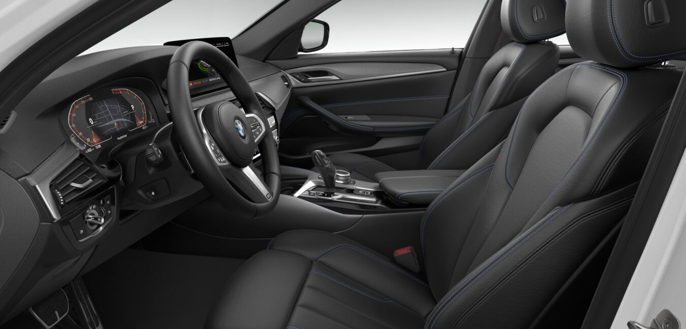 BMW BMW 5er im Innenraum seitlich BMW BMW 5er im Innenraum seitlich
