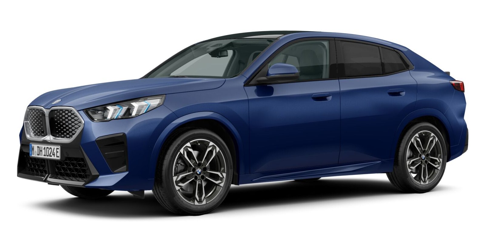 BMW iX2 xDrive30 in Blau von vorne BMW iX2 xDrive30 in Blau von vorne