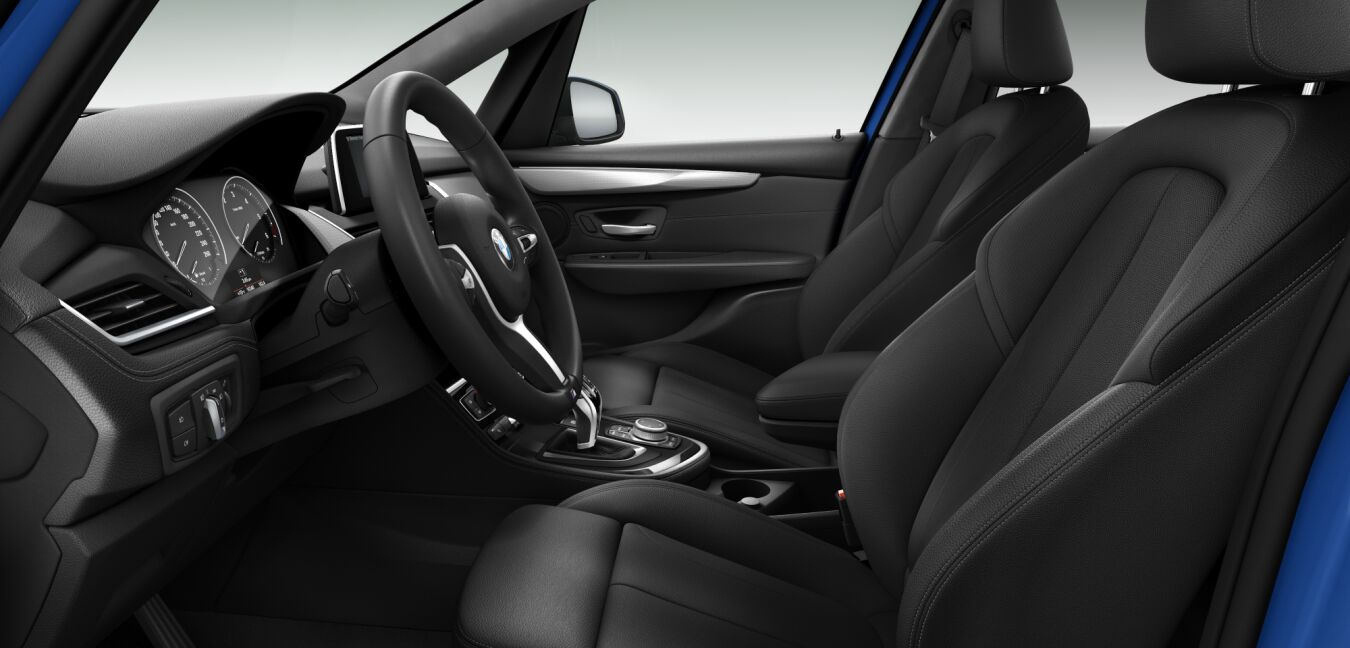 BMW BMW 2er im Innenraum seitlich BMW BMW 2er im Innenraum seitlich