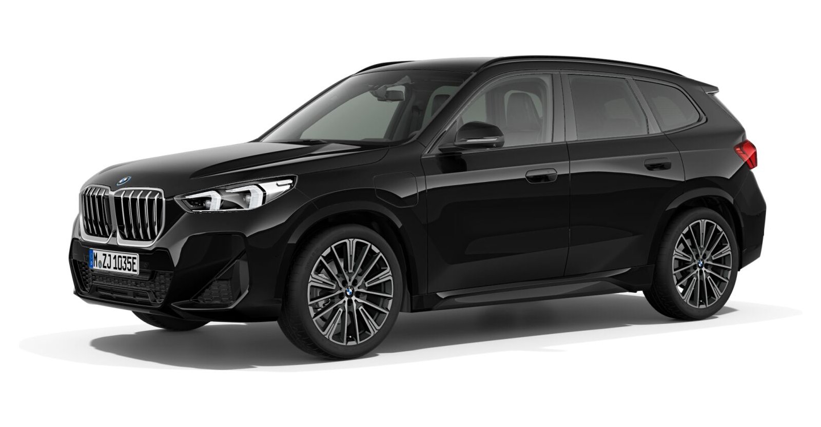 BMW X1 xDrive30e in Schwarz von vorne BMW X1 xDrive30e in Schwarz von vorne