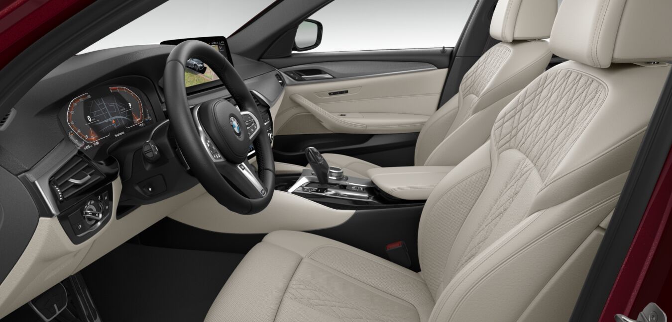 BMW BMW 5er im Innenraum seitlich BMW BMW 5er im Innenraum seitlich
