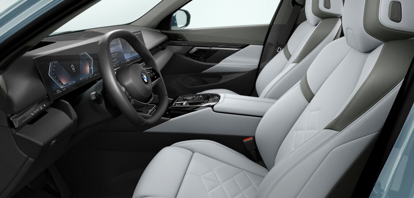 BMW BMW 5er im Innenraum seitlich BMW BMW 5er im Innenraum seitlich