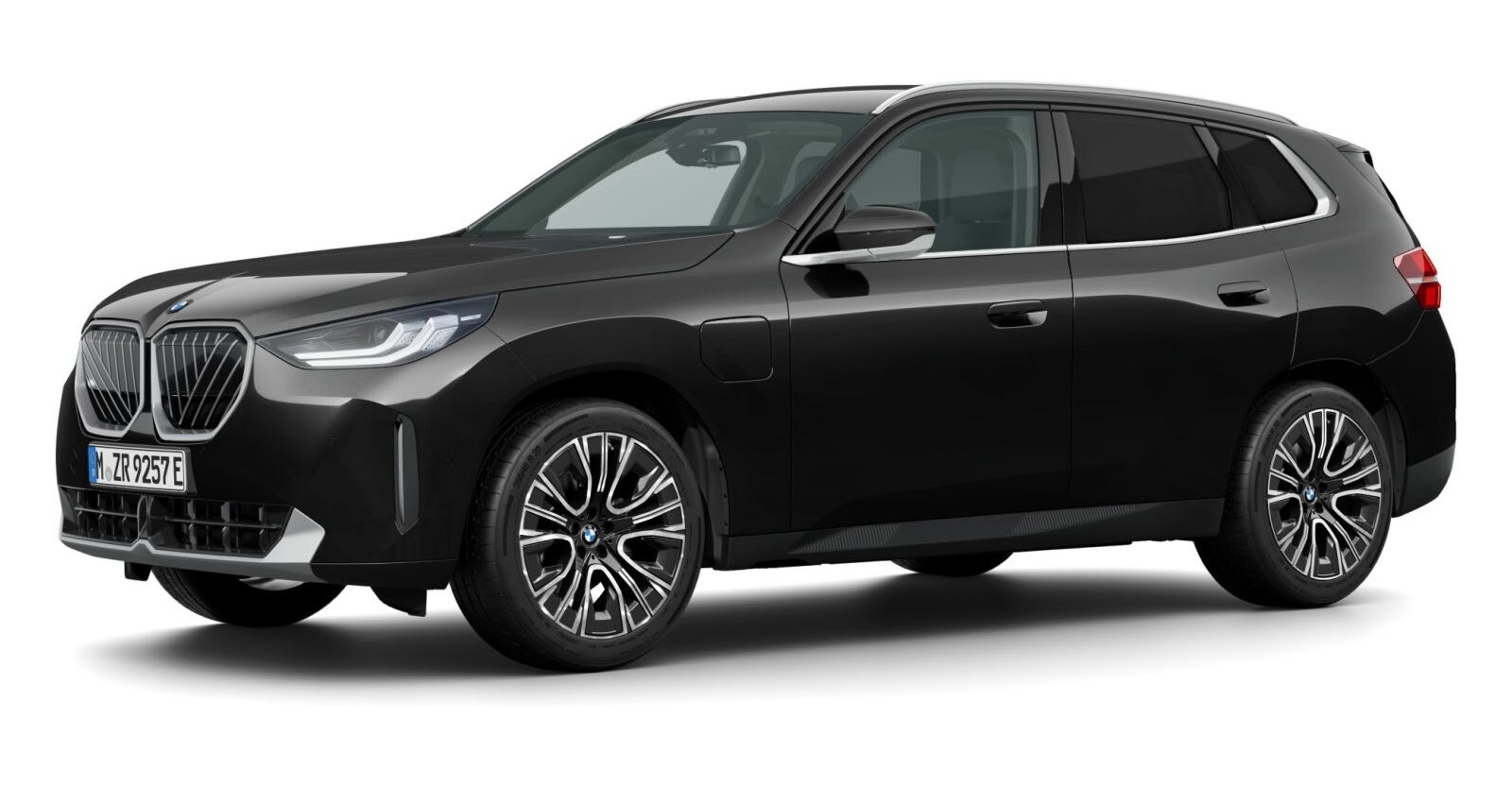 BMW X3 30e xDrive in Schwarz von vorne BMW X3 30e xDrive in Schwarz von vorne
