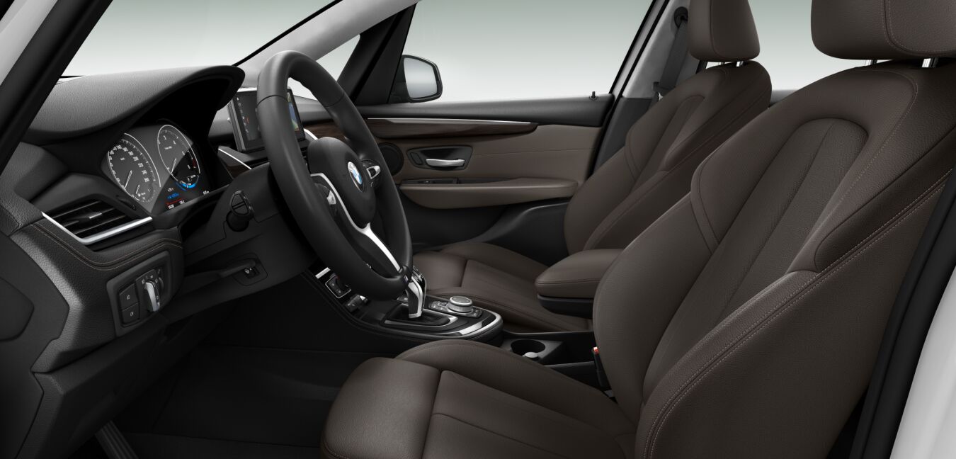 BMW BMW 2er im Innenraum seitlich BMW BMW 2er im Innenraum seitlich