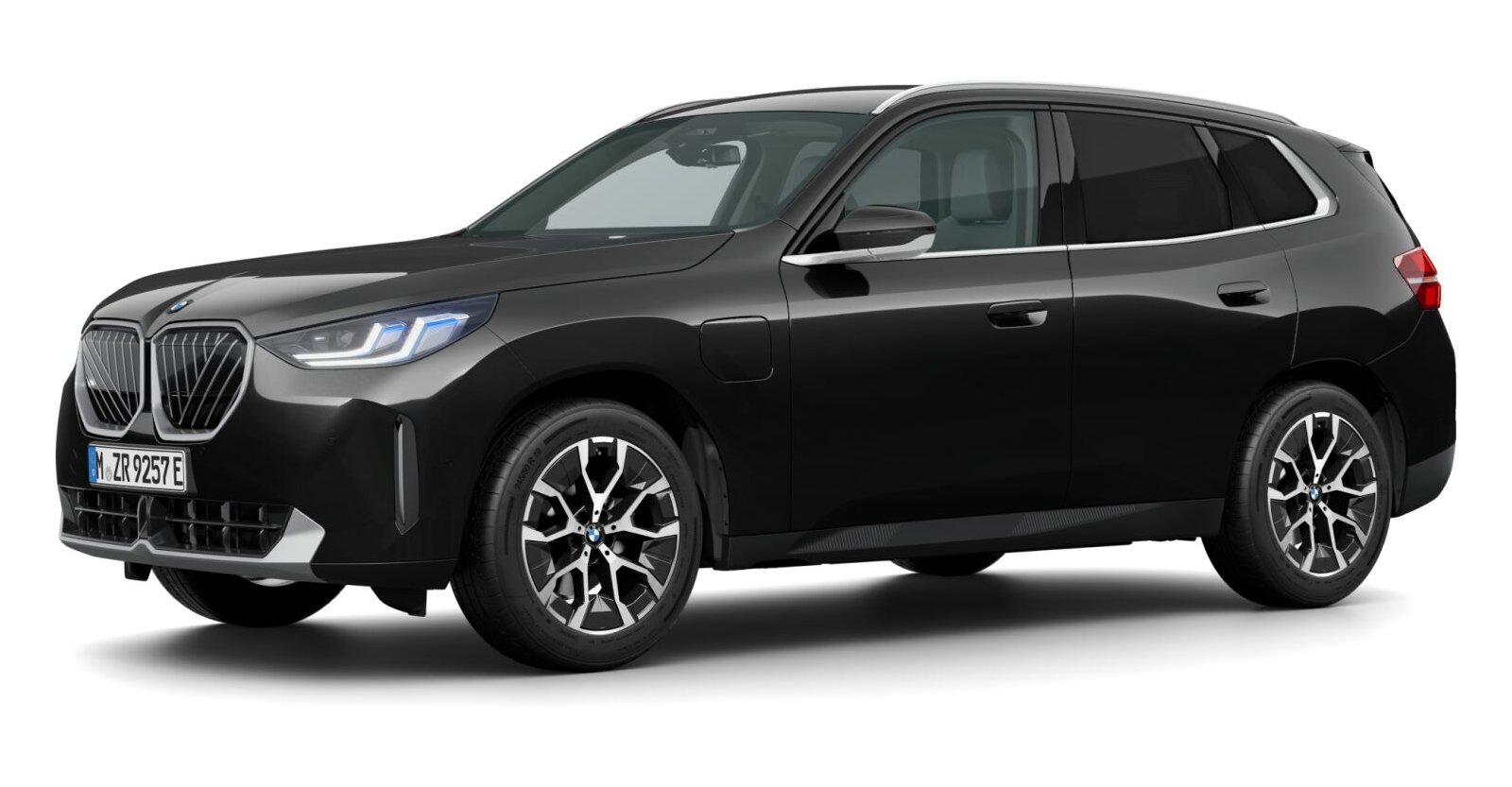 BMW X3 30e xDrive in Schwarz von vorne BMW X3 30e xDrive in Schwarz von vorne