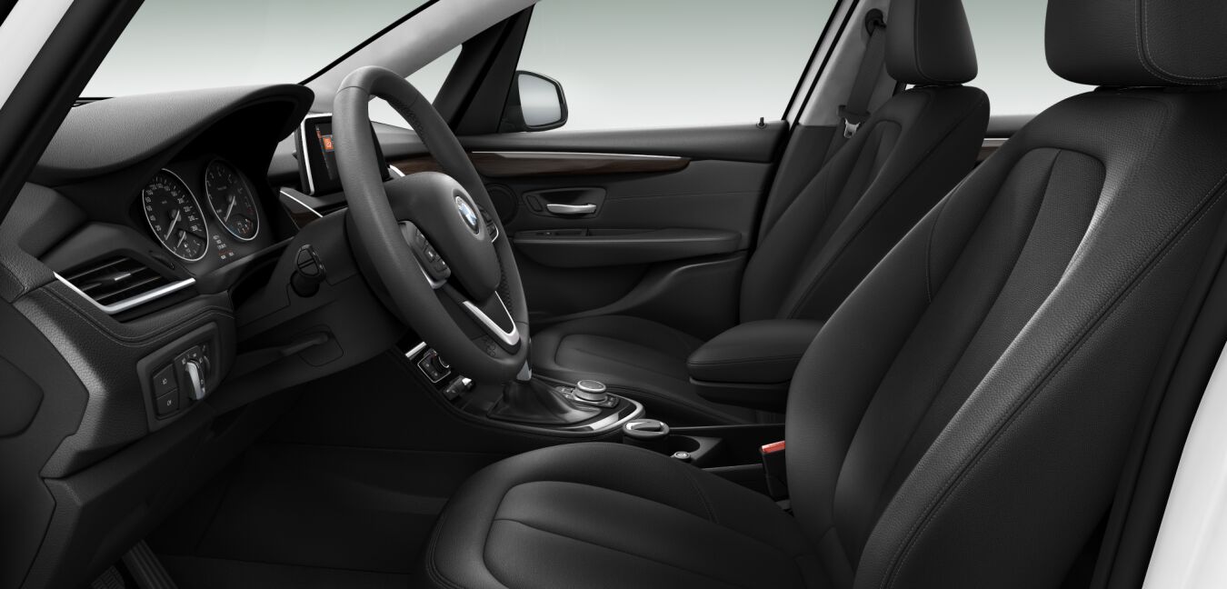 BMW BMW 2er im Innenraum seitlich BMW BMW 2er im Innenraum seitlich
